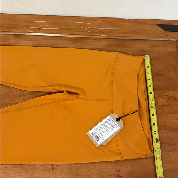 Prana NWT Chakara Mid Rise Mustard Yellow Leggings Size Medium - Picture 4 of 13